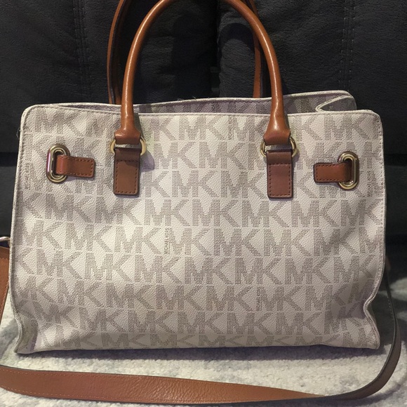 Authentic MK Hamilton Traveler - Picture 2 of 8